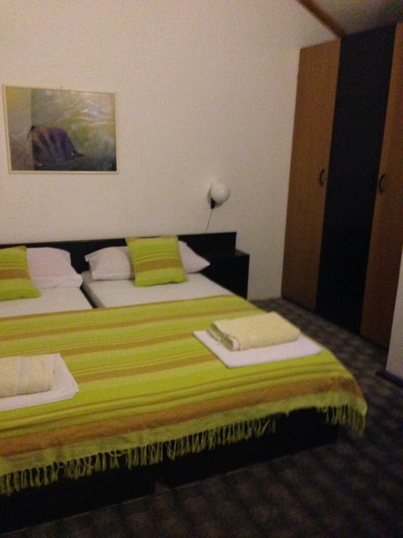 Guest House Alek 브로보스카 객실 사진