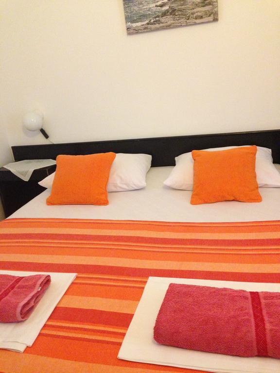 Guest House Alek 브로보스카 객실 사진